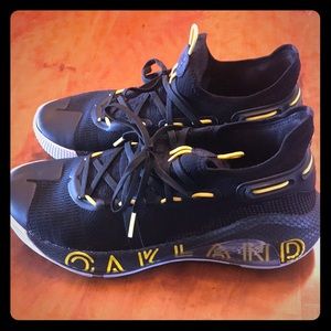Under Armour Curry 6 Oakland (size 8, men)